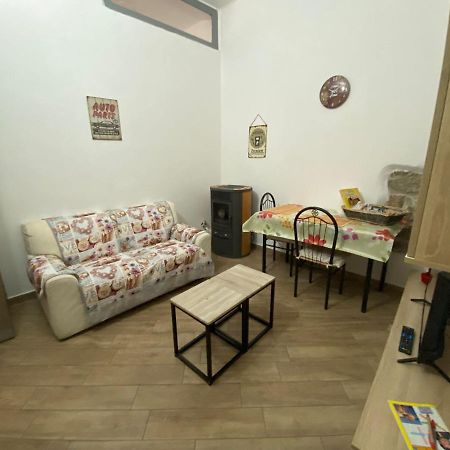 דירות נואורו La Casa Di Sara חדר תמונה